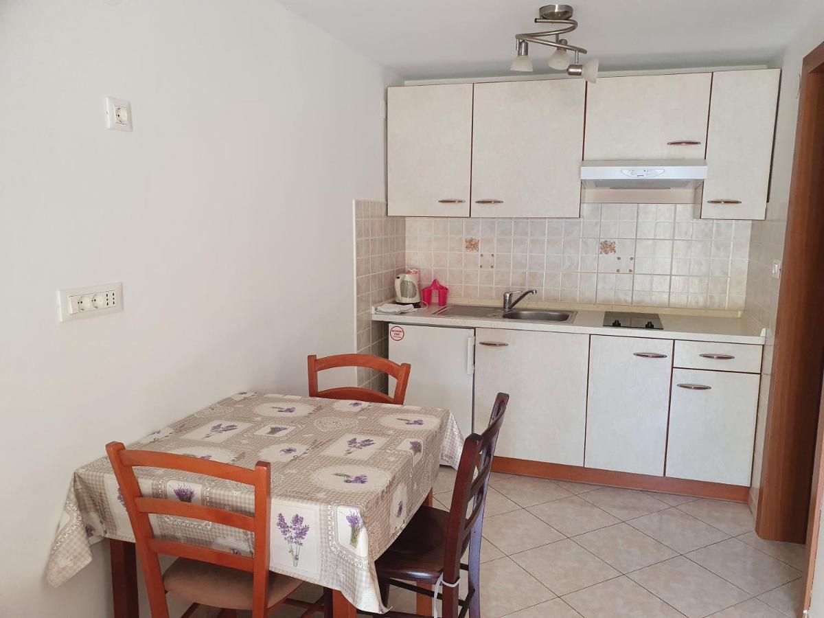 Apartmani Vrtlici Zdenka Stara Novalja Ngoại thất bức ảnh