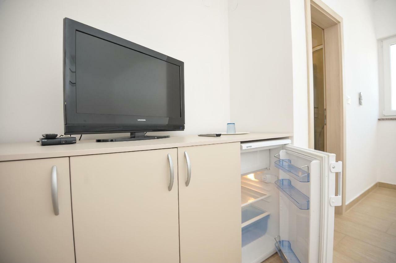 Apartmani Vrtlici Zdenka Stara Novalja Ngoại thất bức ảnh
