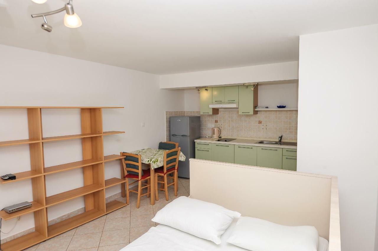 Apartmani Vrtlici Zdenka Stara Novalja Ngoại thất bức ảnh