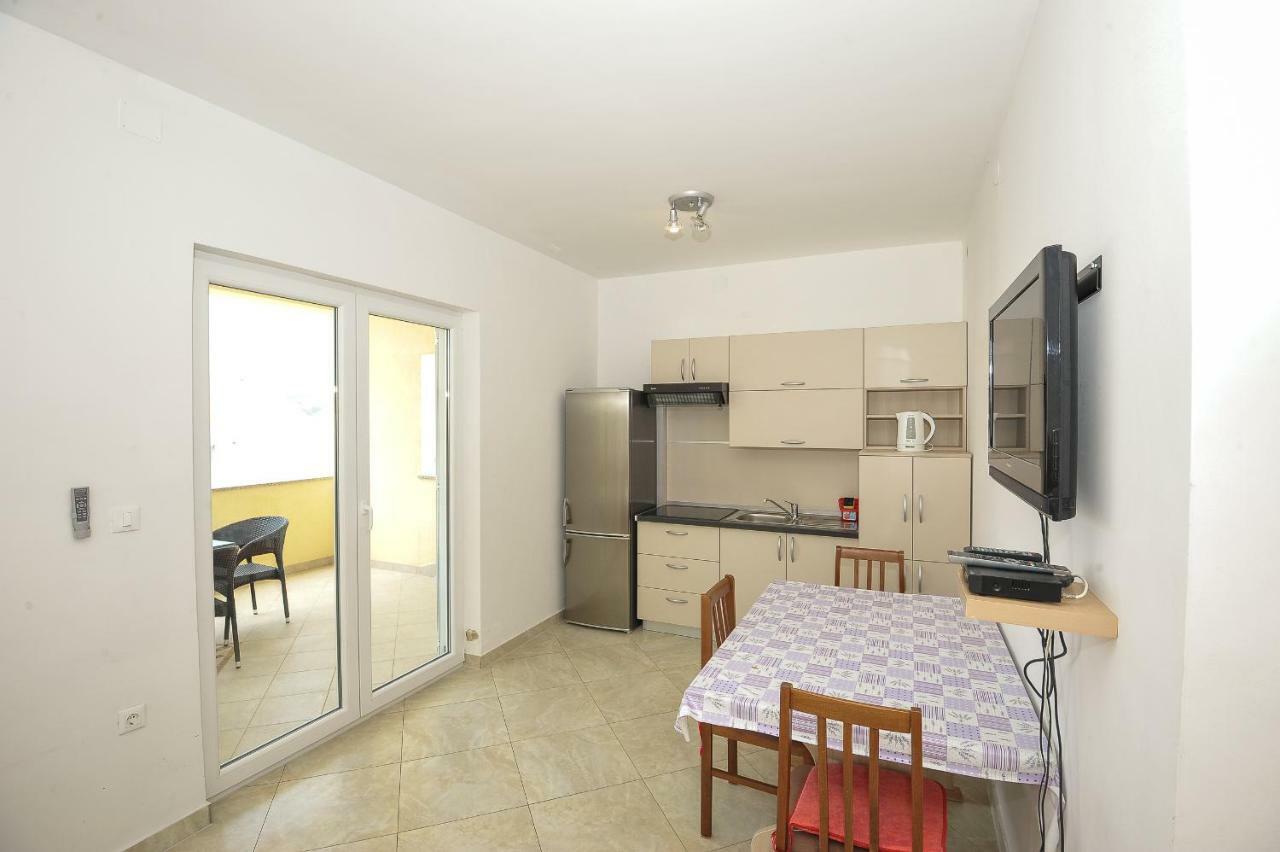 Apartmani Vrtlici Zdenka Stara Novalja Ngoại thất bức ảnh