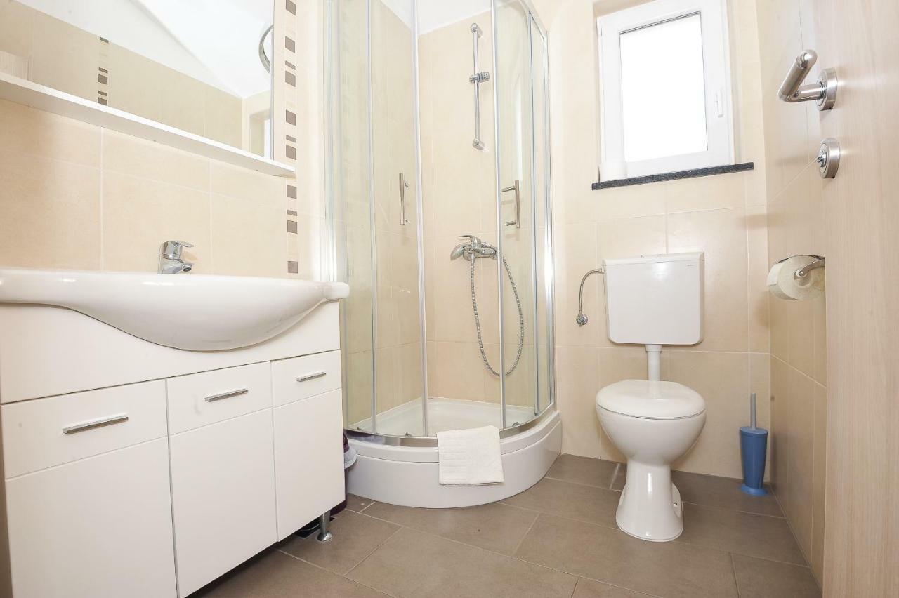 Apartmani Vrtlici Zdenka Stara Novalja Ngoại thất bức ảnh