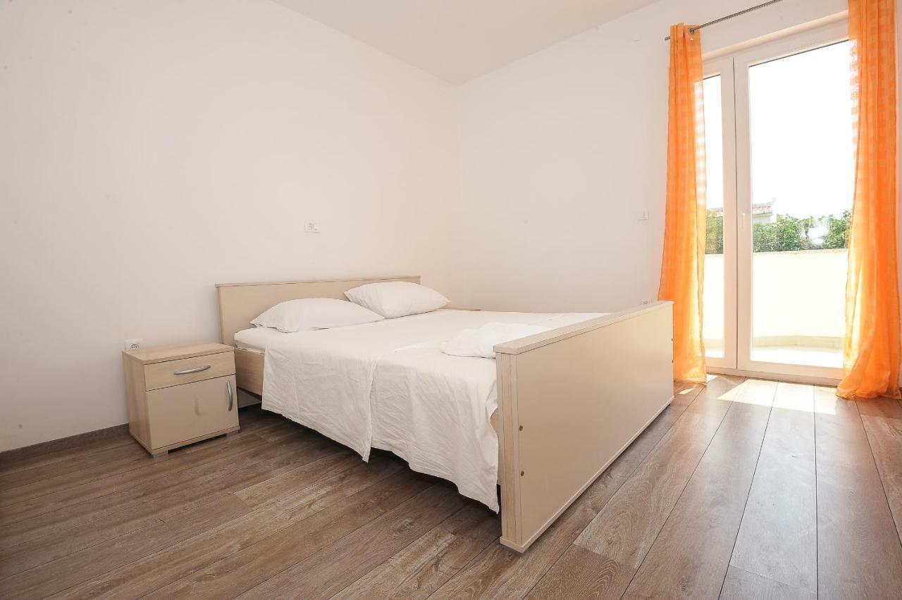 Apartmani Vrtlici Zdenka Stara Novalja Ngoại thất bức ảnh