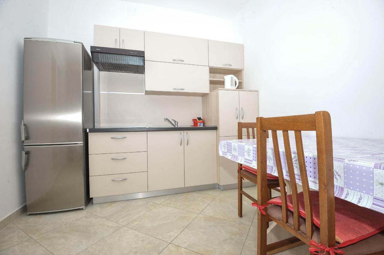 Apartmani Vrtlici Zdenka Stara Novalja Ngoại thất bức ảnh