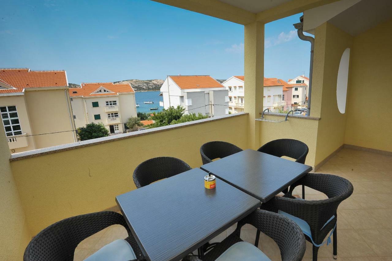 Apartmani Vrtlici Zdenka Stara Novalja Ngoại thất bức ảnh