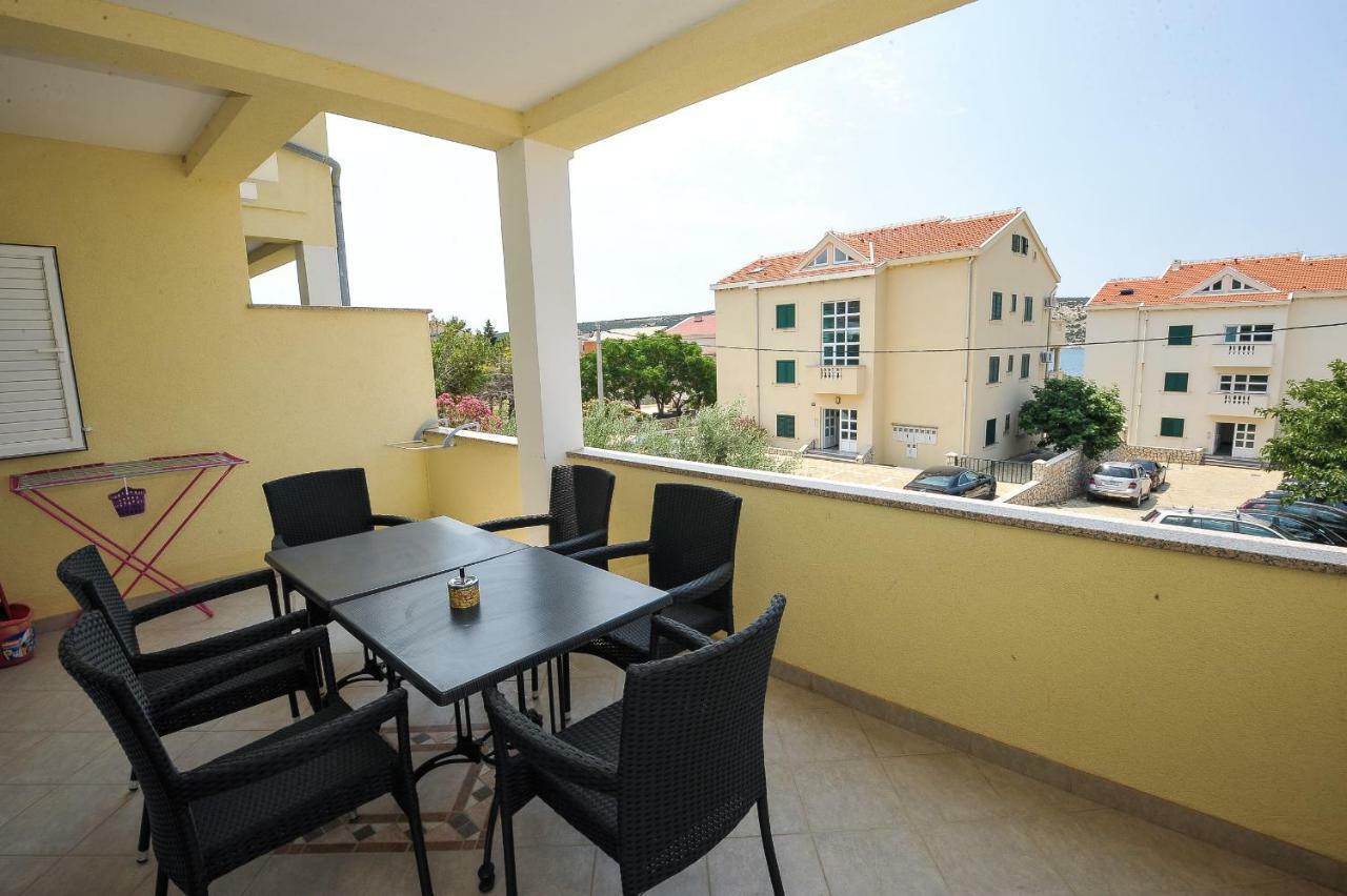 Apartmani Vrtlici Zdenka Stara Novalja Ngoại thất bức ảnh