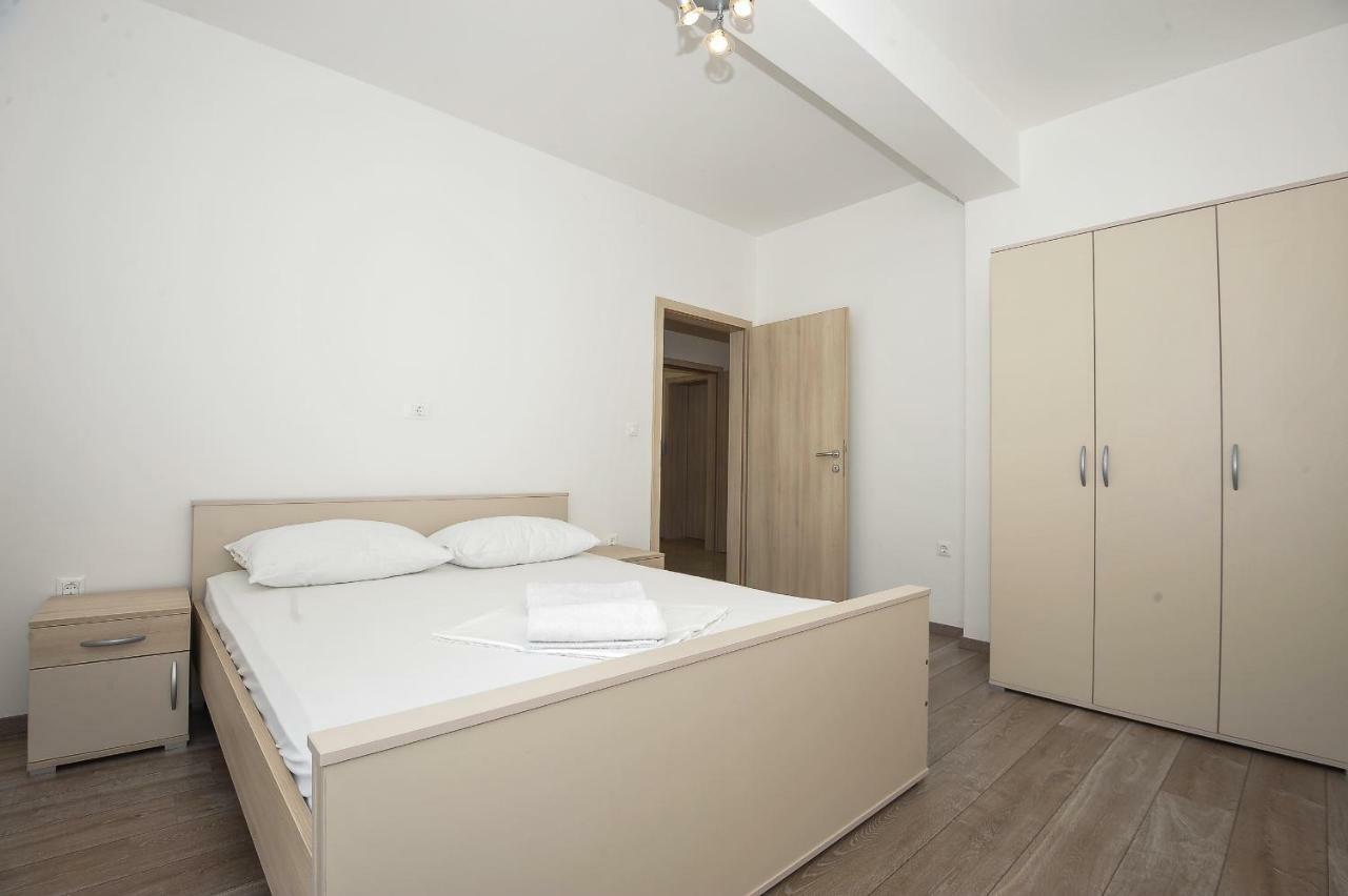 Apartmani Vrtlici Zdenka Stara Novalja Ngoại thất bức ảnh