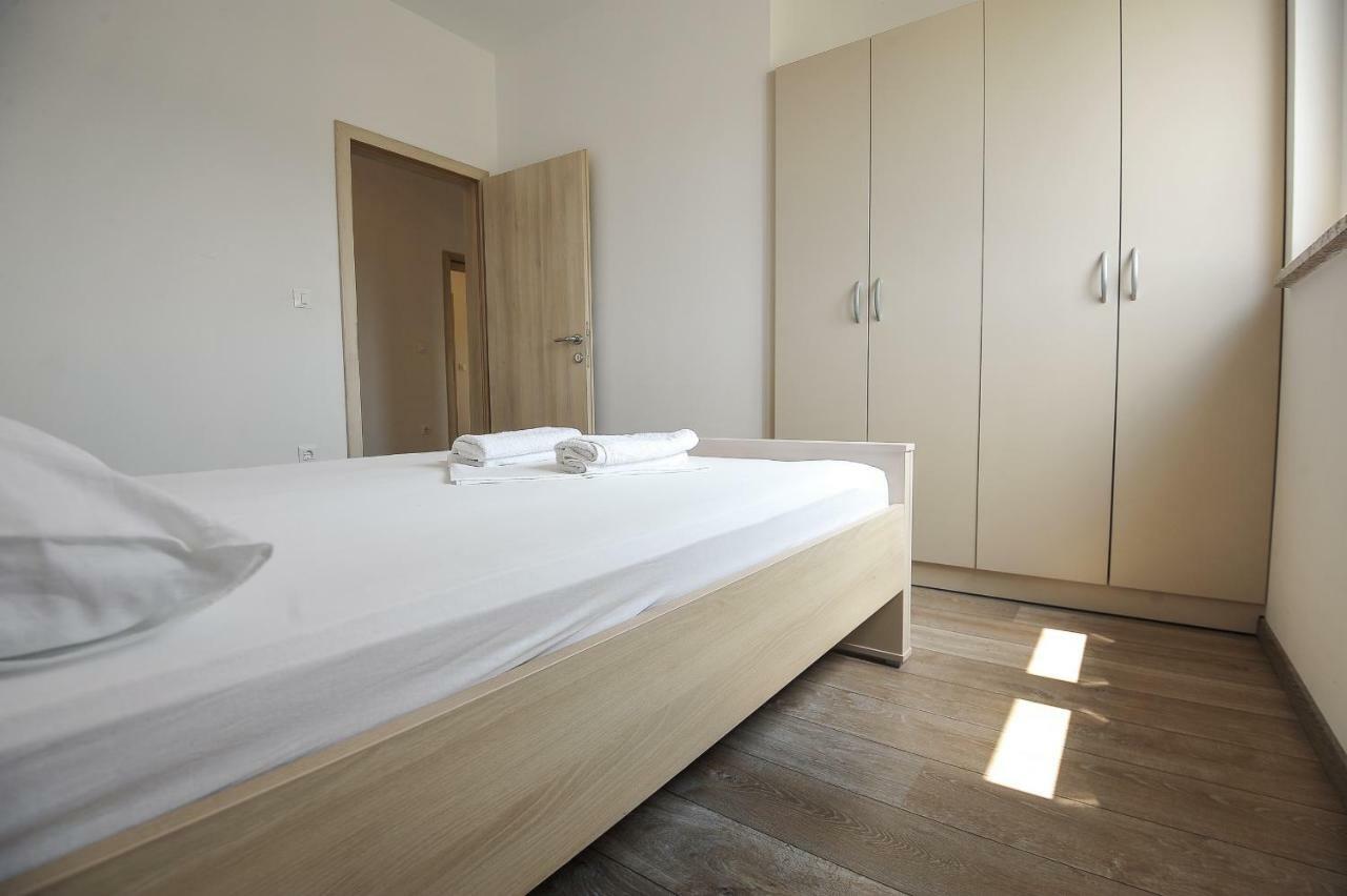 Apartmani Vrtlici Zdenka Stara Novalja Ngoại thất bức ảnh